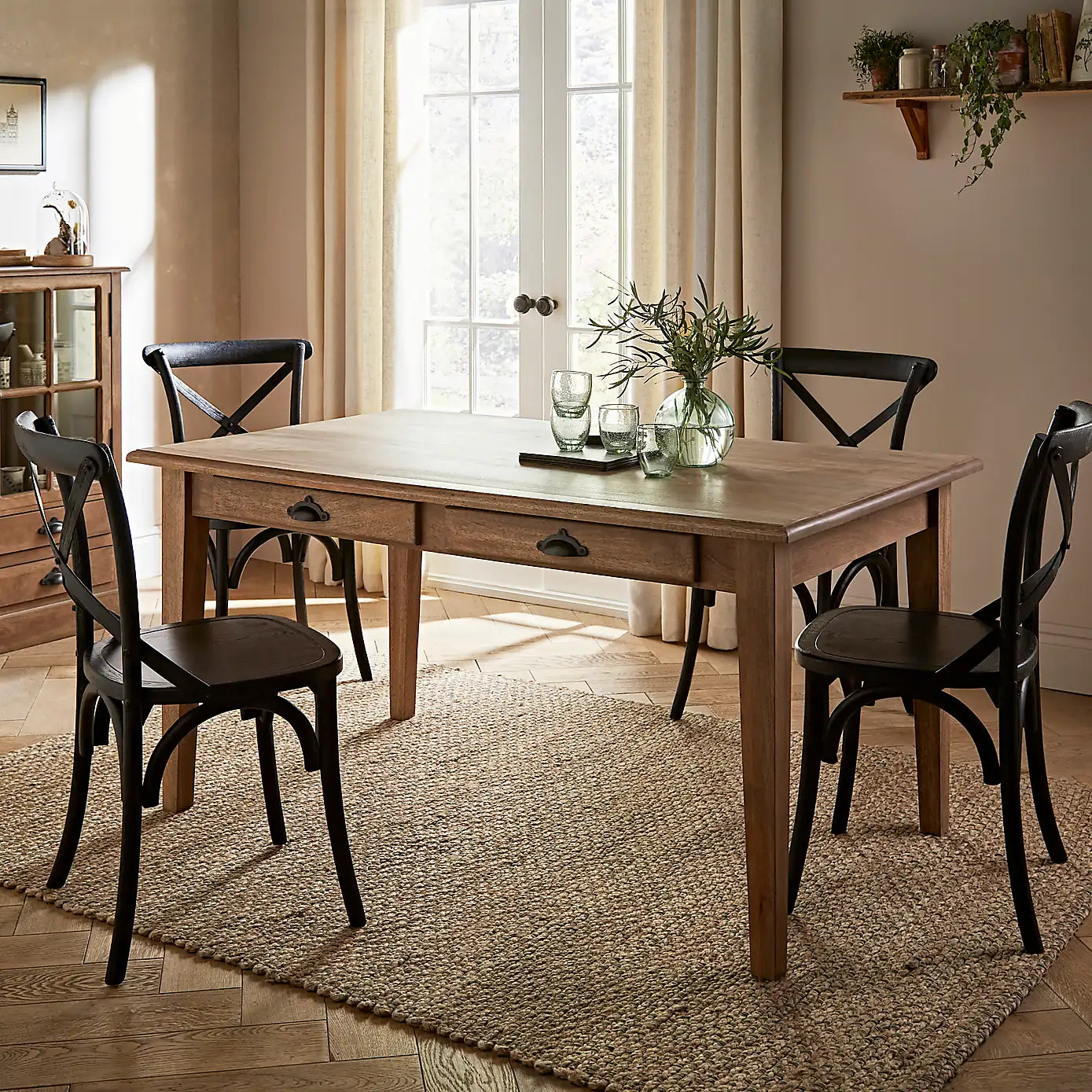 Minimalist Maestro Dining Table