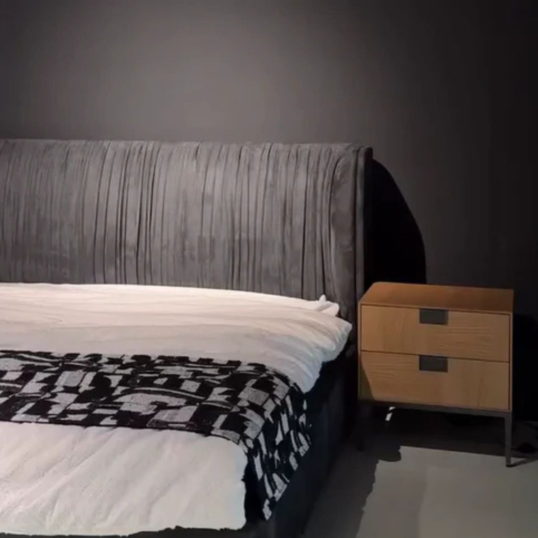 Vera Wing Bed