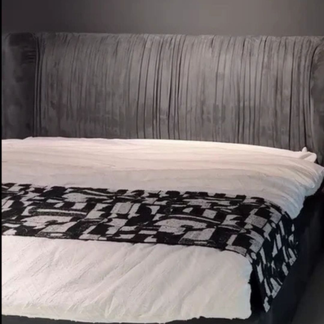 Vera Wing Bed