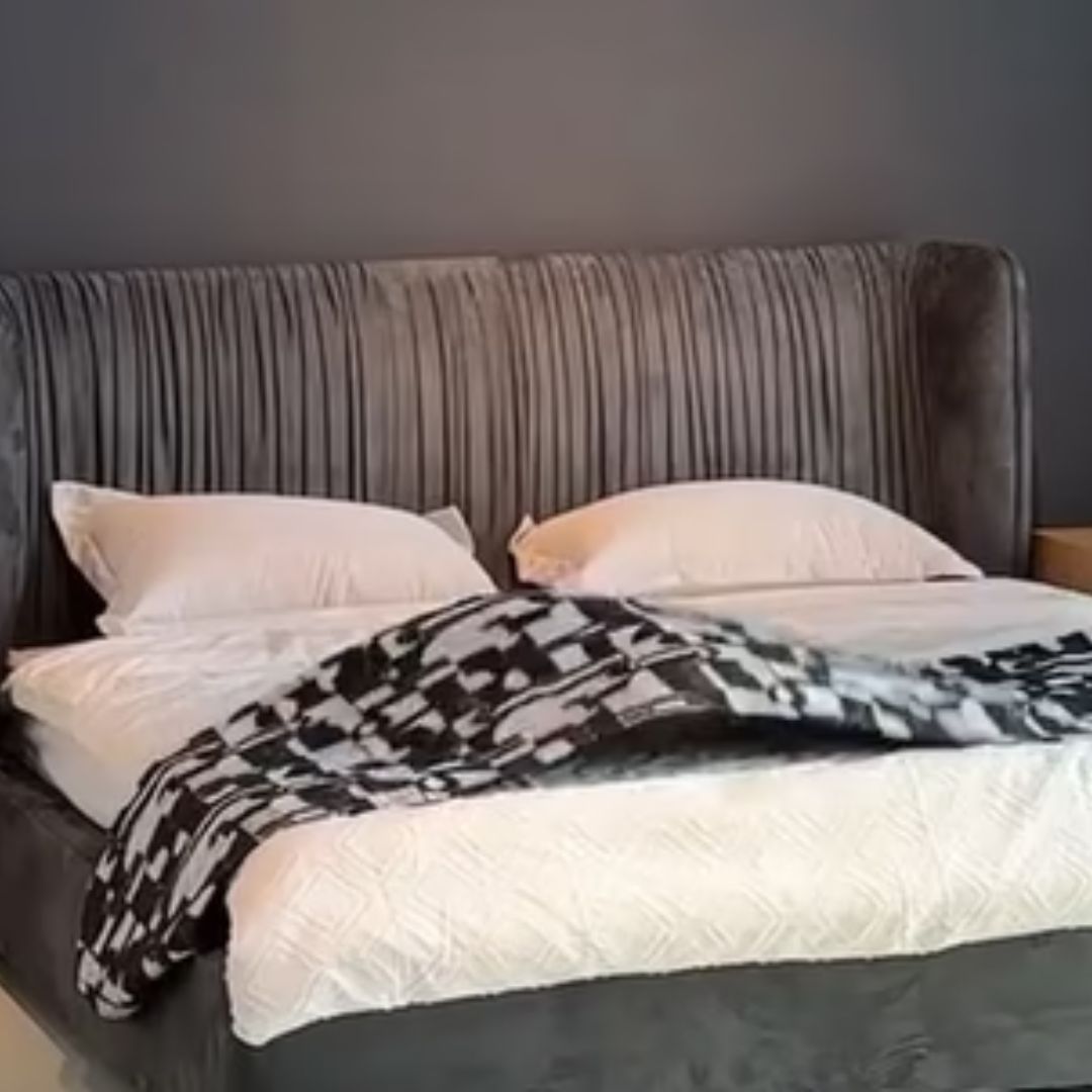 Vera Wing Bed