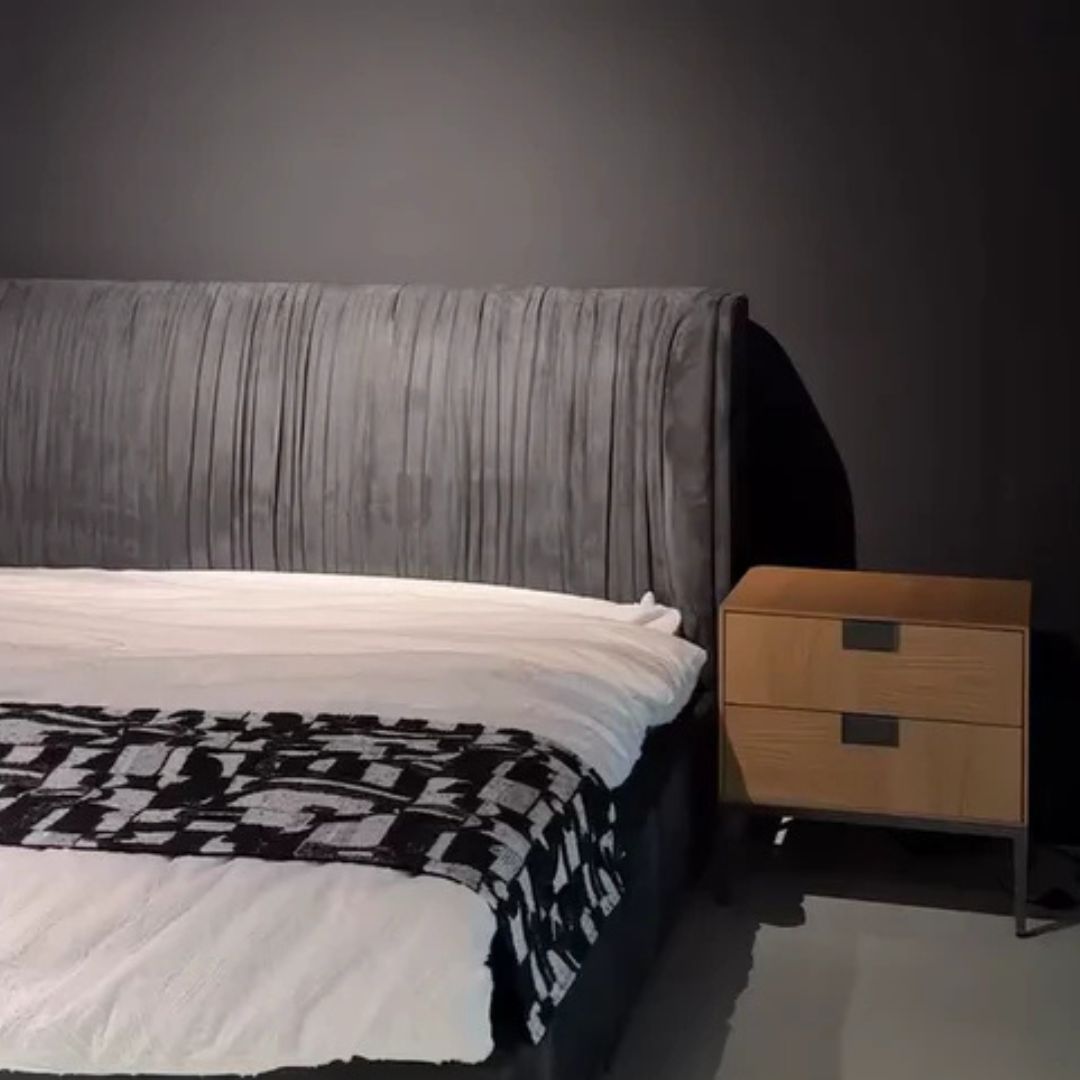 Vera Wing Bed