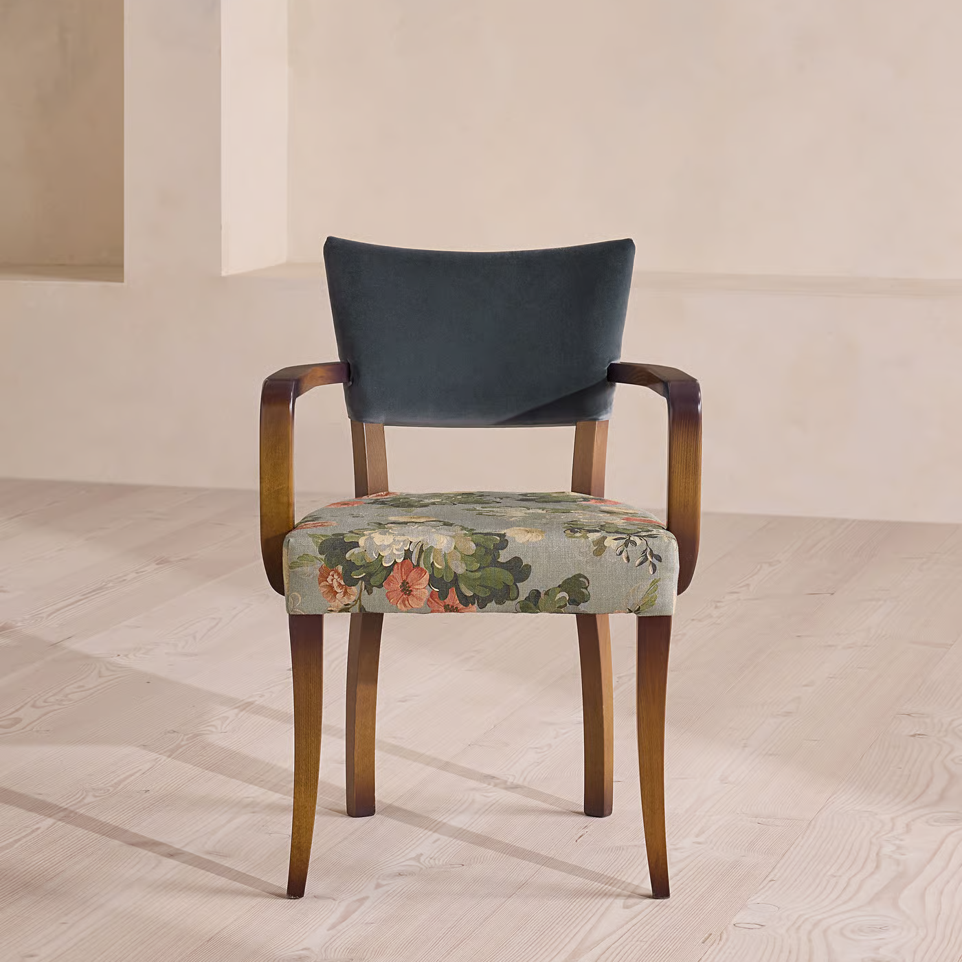 Verve Arm Dining Chair