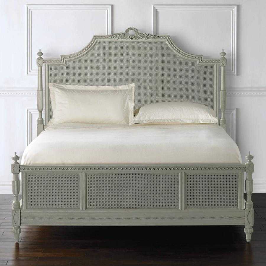 Versailles Rattan Bed